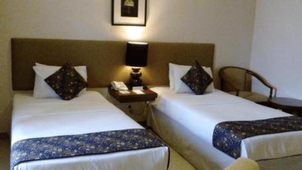 Hotel Le Beringin Salatiga Exterior foto